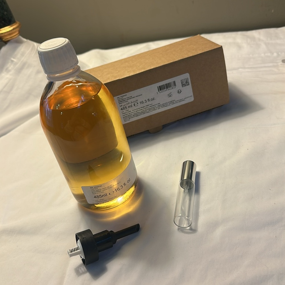 Cartier OUD SANTAL perfume